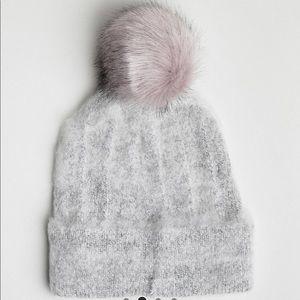 🧡 ASOS Design Fluffy Beanie Faux Fur Pom